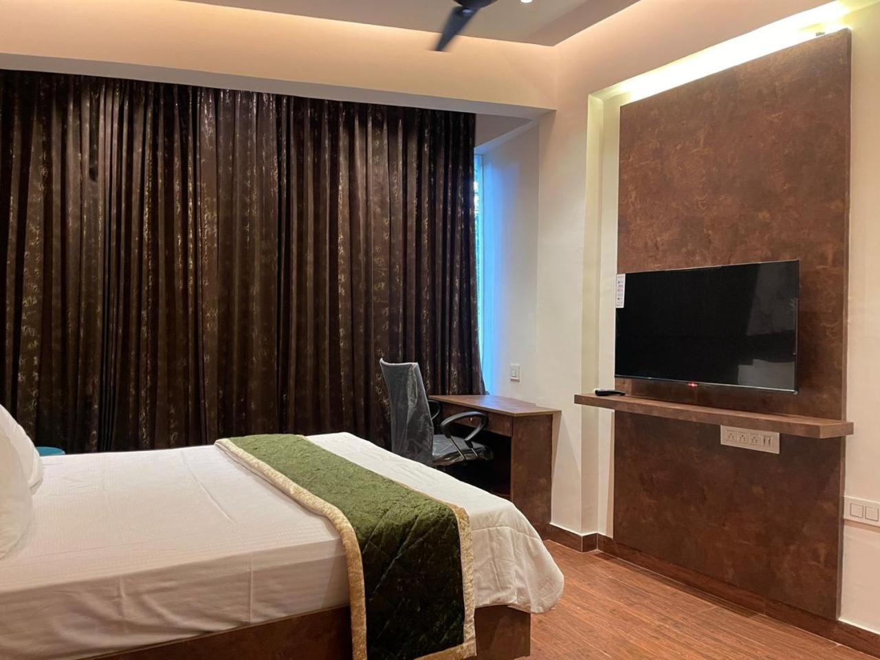 The Taaj Inn Bangalore Exteriör bild