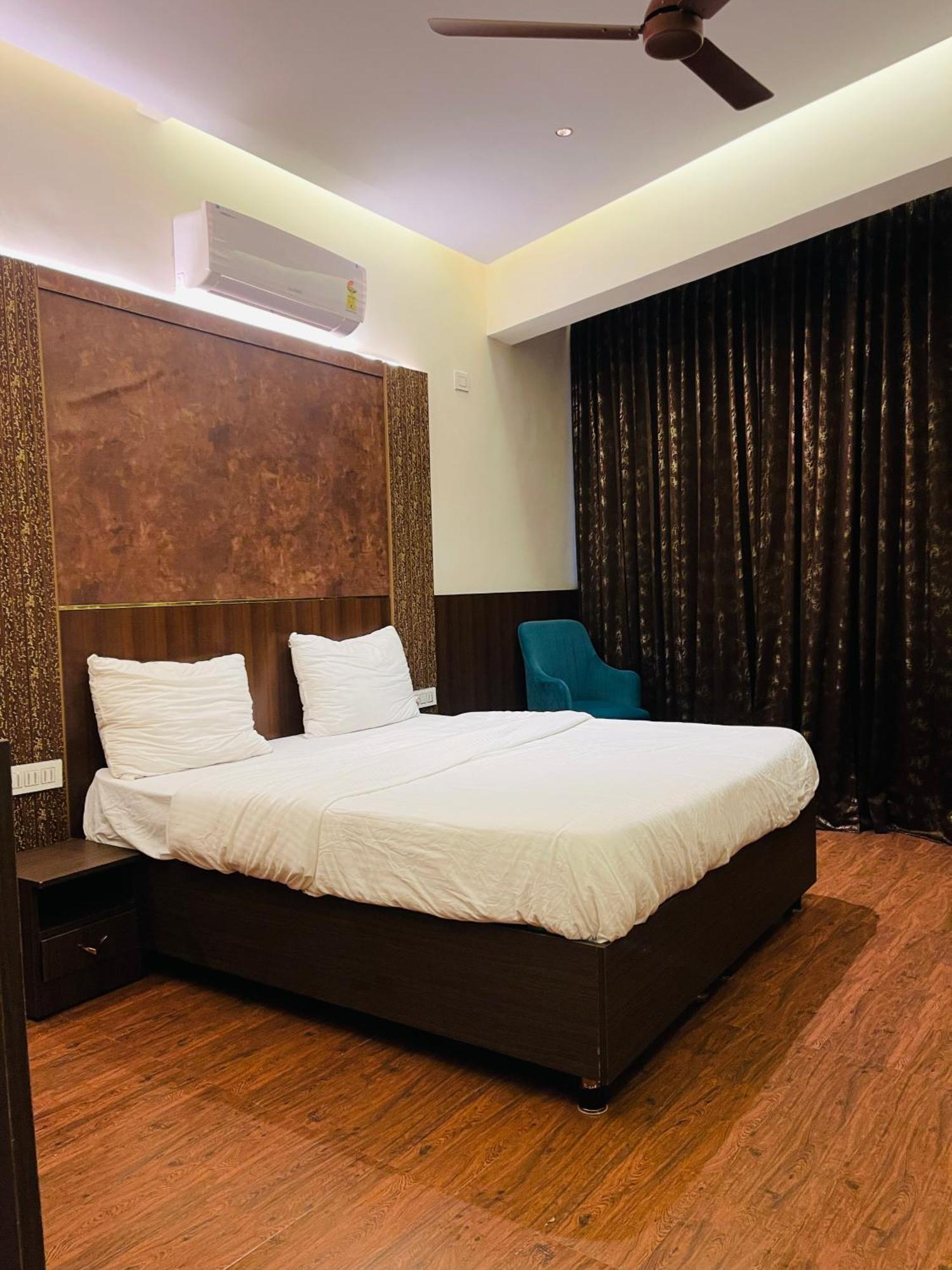 The Taaj Inn Bangalore Exteriör bild