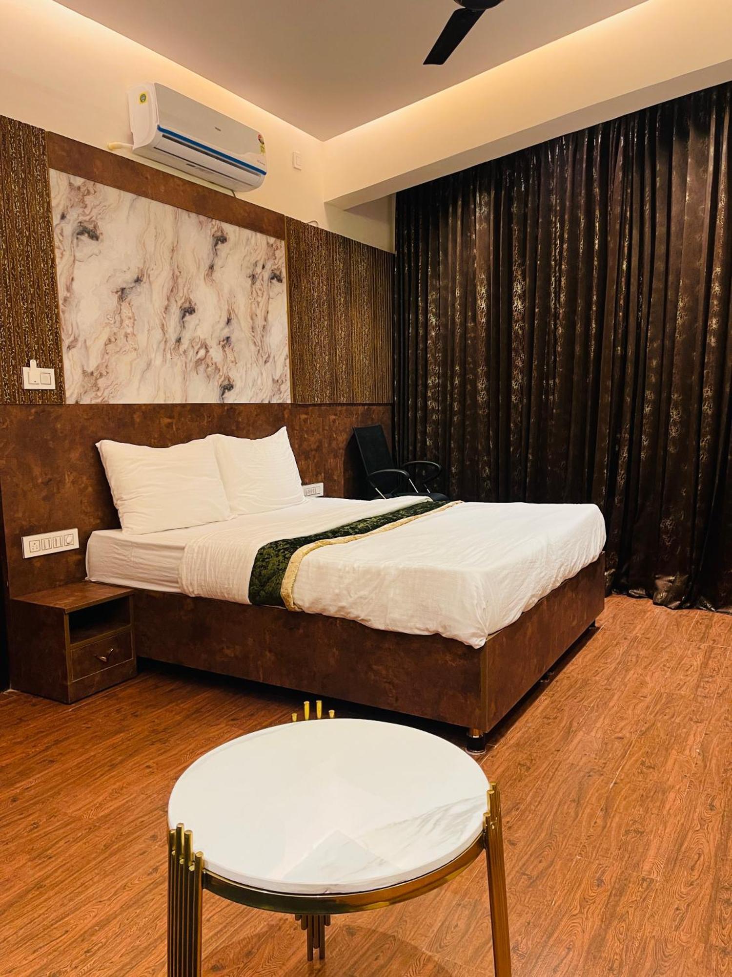 The Taaj Inn Bangalore Exteriör bild