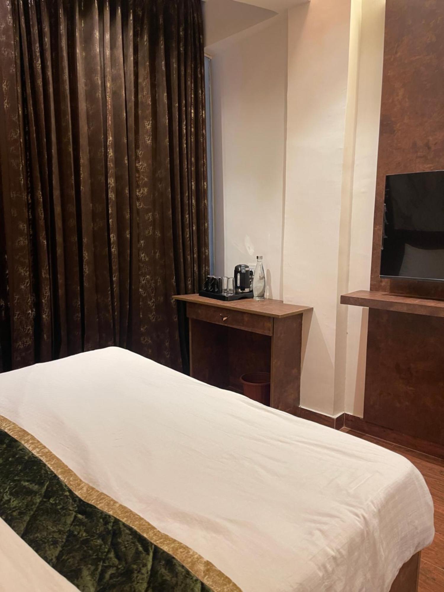 The Taaj Inn Bangalore Exteriör bild