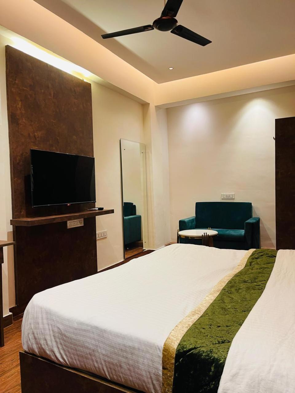 The Taaj Inn Bangalore Exteriör bild