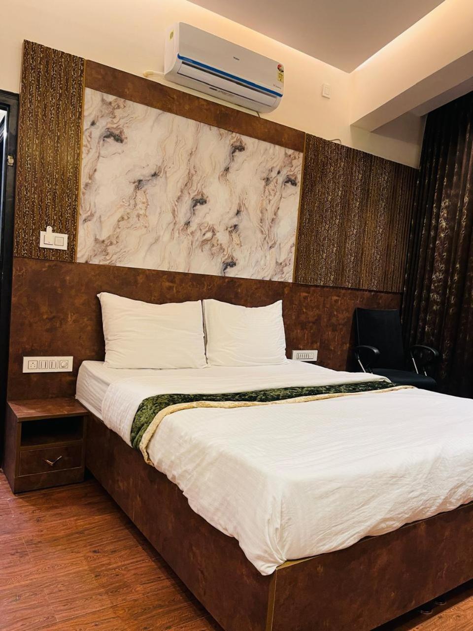 The Taaj Inn Bangalore Exteriör bild