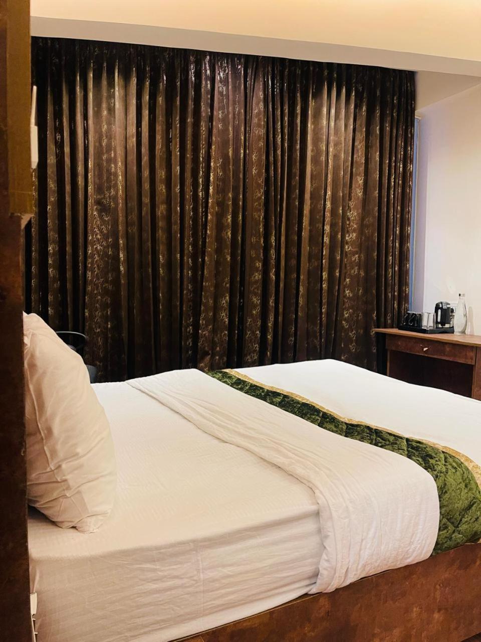 The Taaj Inn Bangalore Exteriör bild